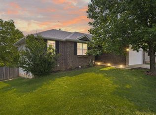 229 W Mazzy Dr, Springfield, MO 65803