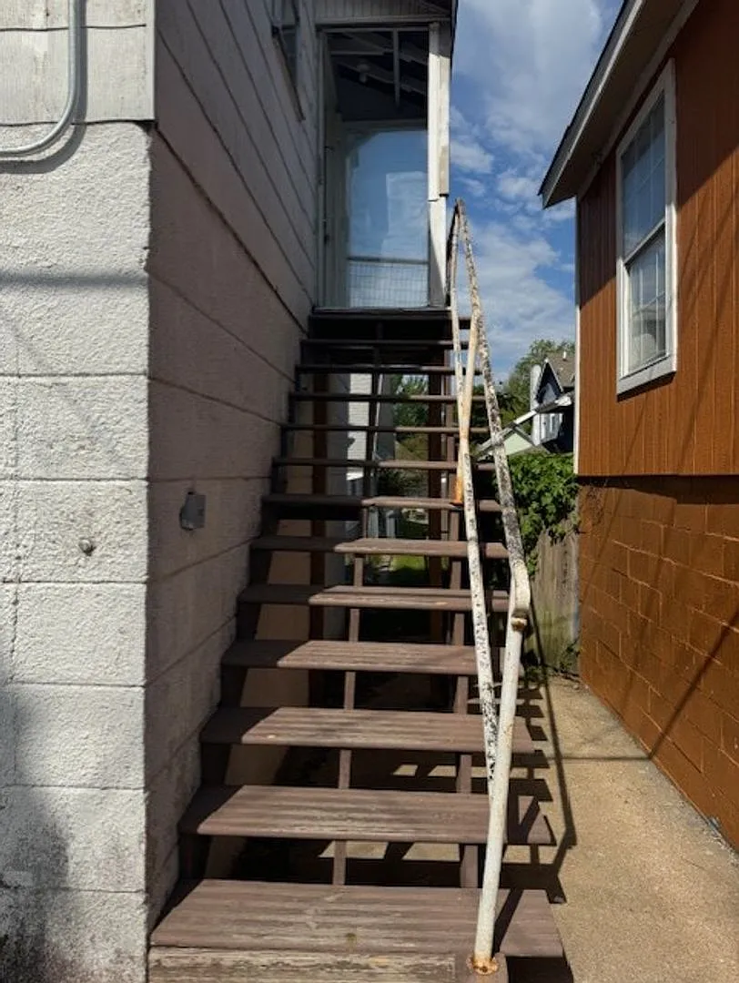 Building Photo - 116 1/2 S Seneca Ave