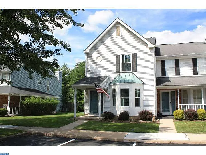 61 Ardsley Ct photo 1