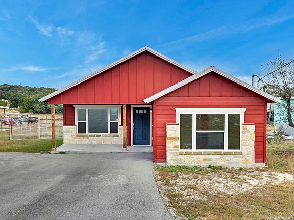 3rd image of 2720 Golf Dr