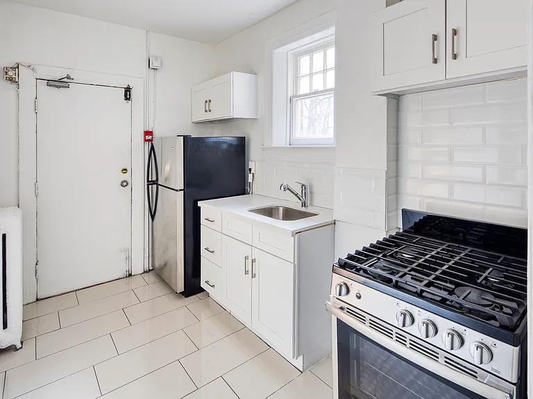 1 Glen Rd — Photo 12