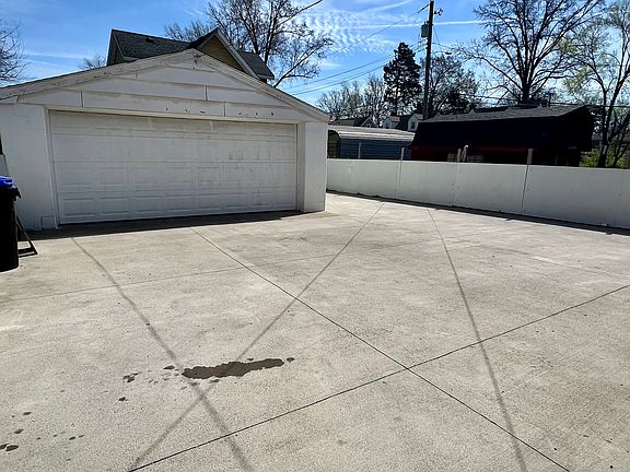 3rd image of 4931 Southside Dr