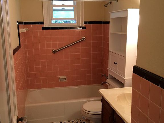 3rd image of 142 Tanzberger Dr