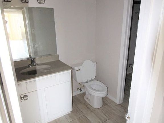 2nd image of 805 Paisley Dr APT 11