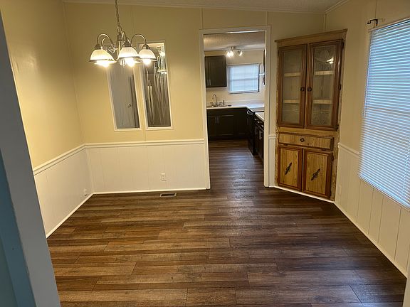 5th image of 104 Candlewick Dr