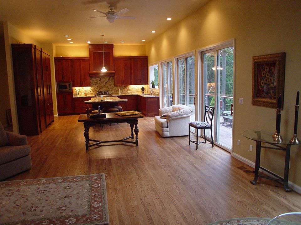 Living room to Kitchen