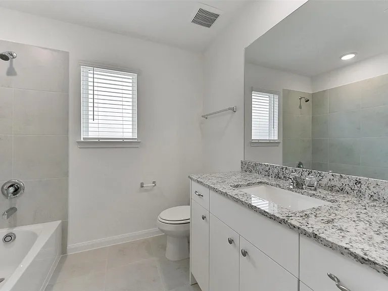 11938 Lakewood West Dr — Photo 25