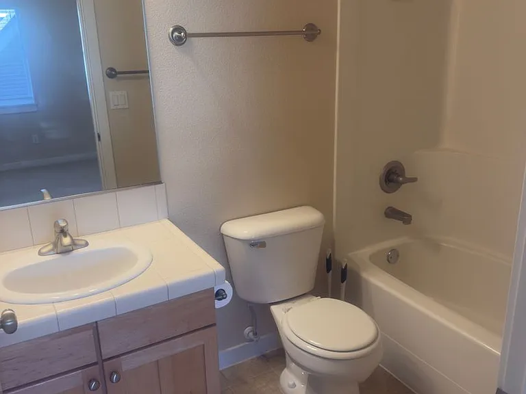 8628 SE 9th Ave #12 — Photo 12