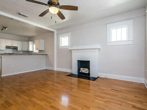 5th image of 211 S Albany Ave Unit 1