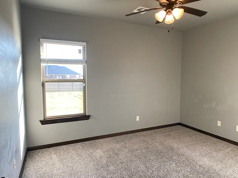 77 NE Simmons Cir — Photo 16