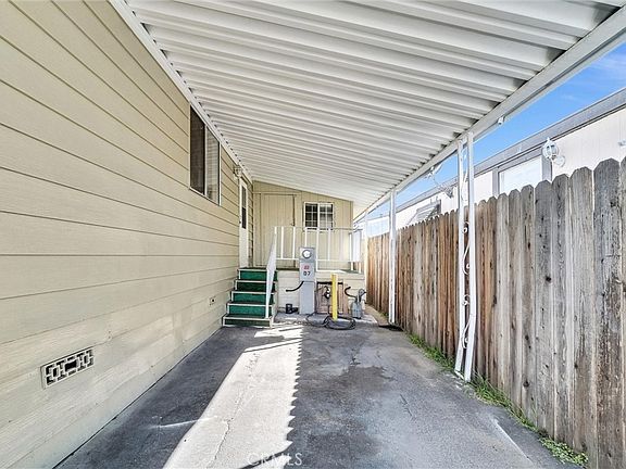 3rd image of 716 N Grand Ave Trlr D7