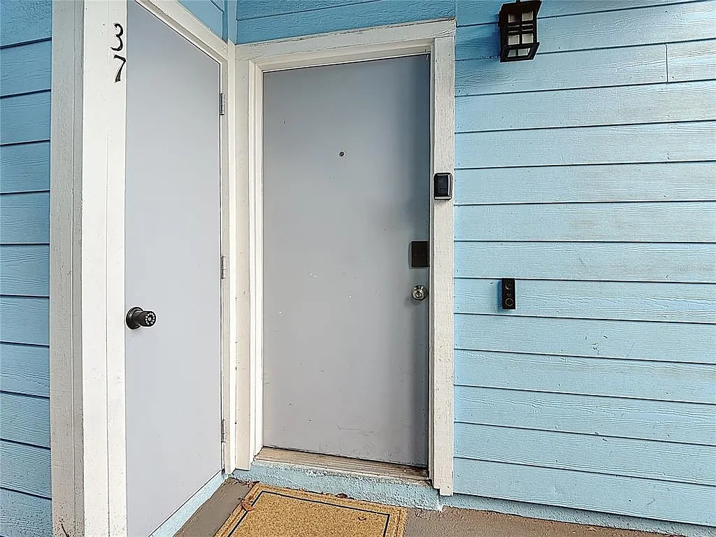 3 bed, 2.0 bath, 1287 sqft, $1,750 — Photo 2