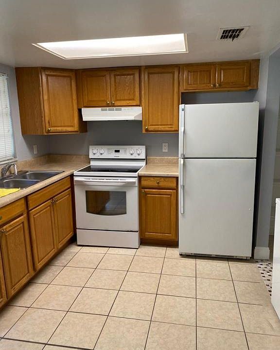 1st image of 1724 NE 15th St
