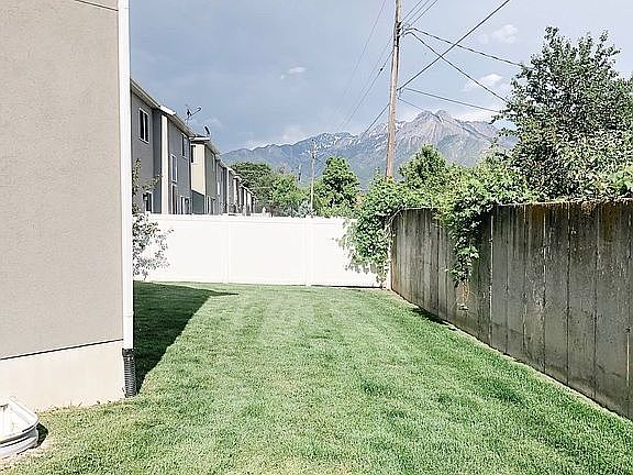 3rd image of 432 E Windy Garden Ln