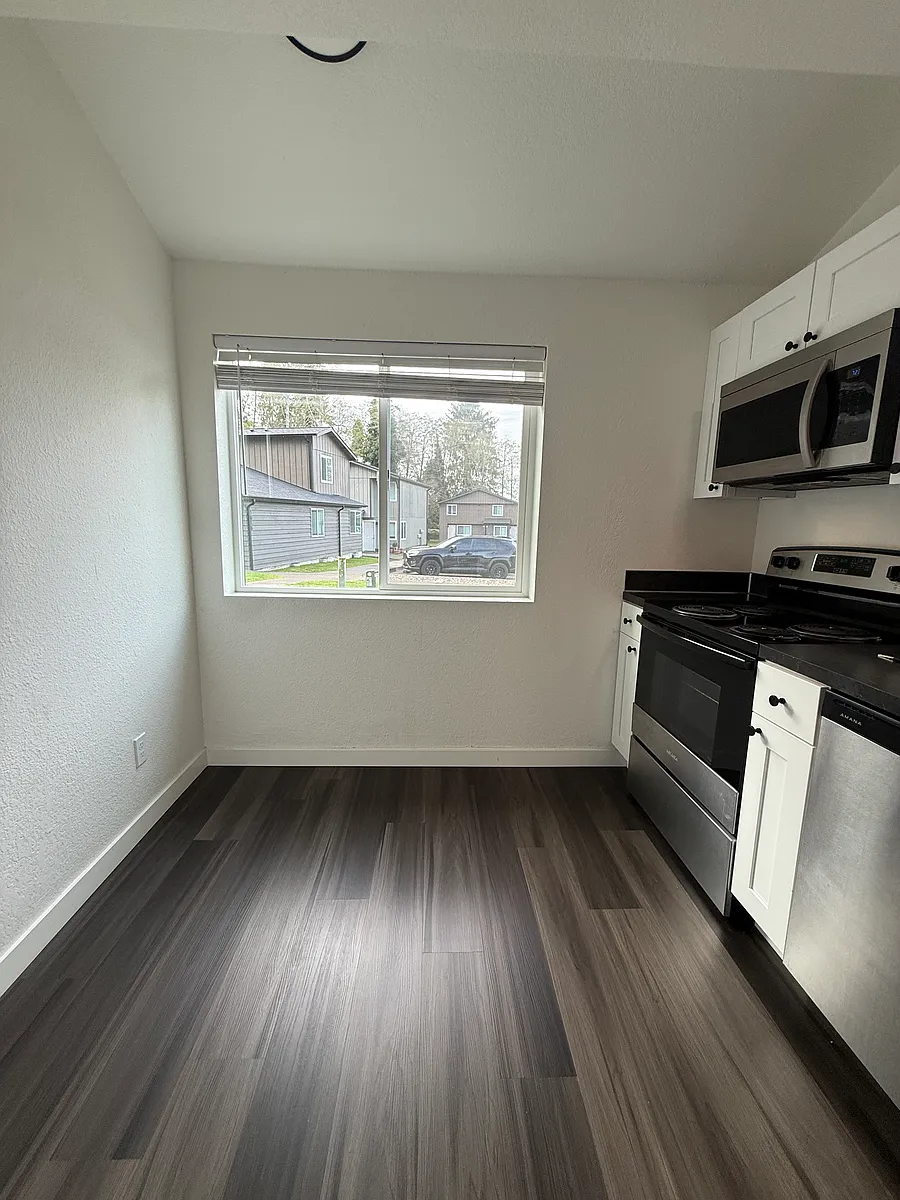 Building Photo - 1002 Ash St #1032