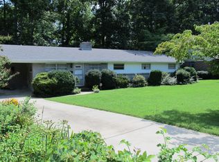 1206 Pembroke Rd, Greensboro, NC 27408