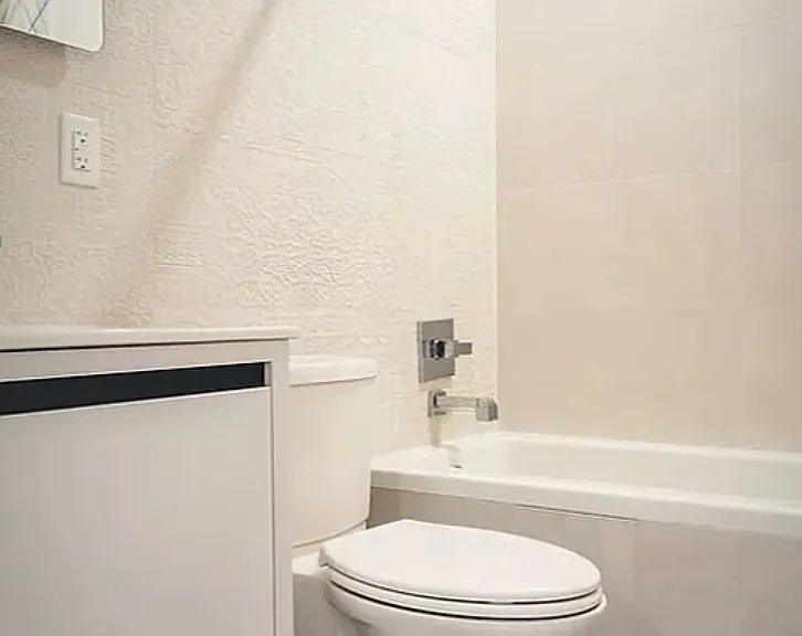 1062 Halsey St #3B — Photo 4