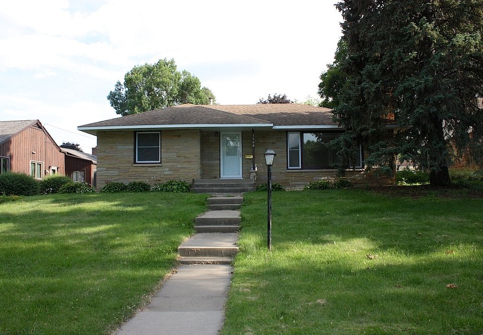 Great location in Saint Anthony Village!