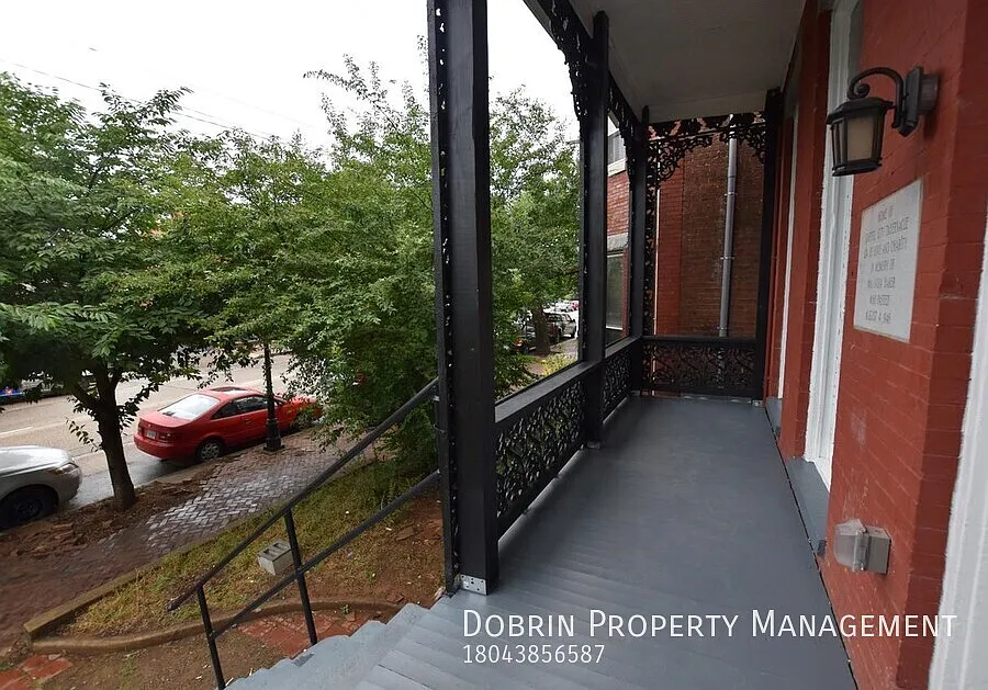 Building Photo - 106 E Clay St #A
