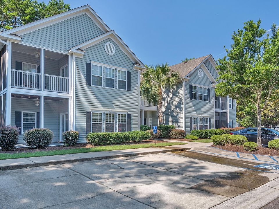 1st image of 305 Pickering Ln