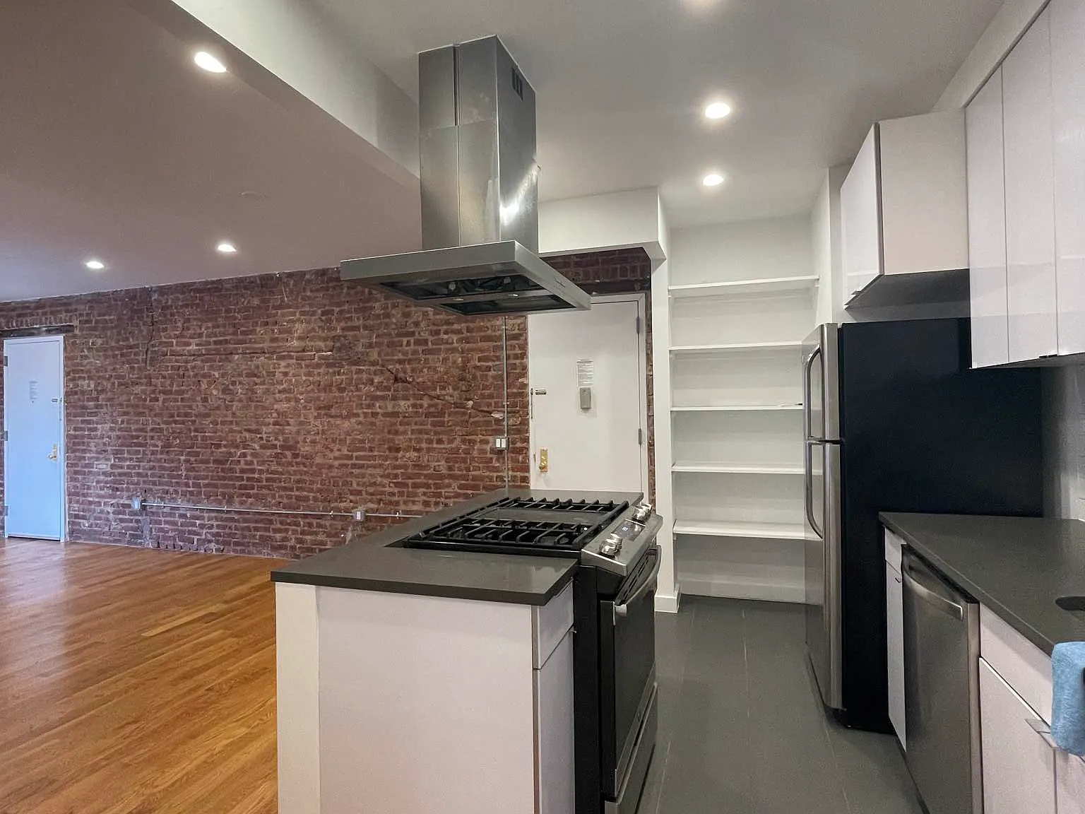 3971 Gouverneur Avenue — Photo 4