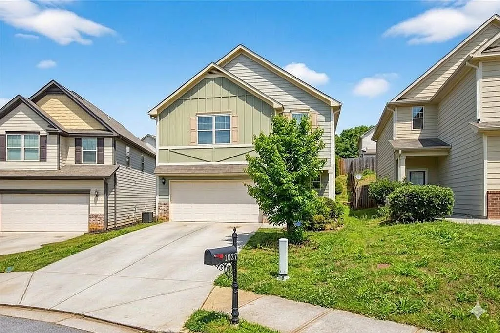 4 bed, 2.5 bath, 1859 sqft, $2,500 — Photo 1