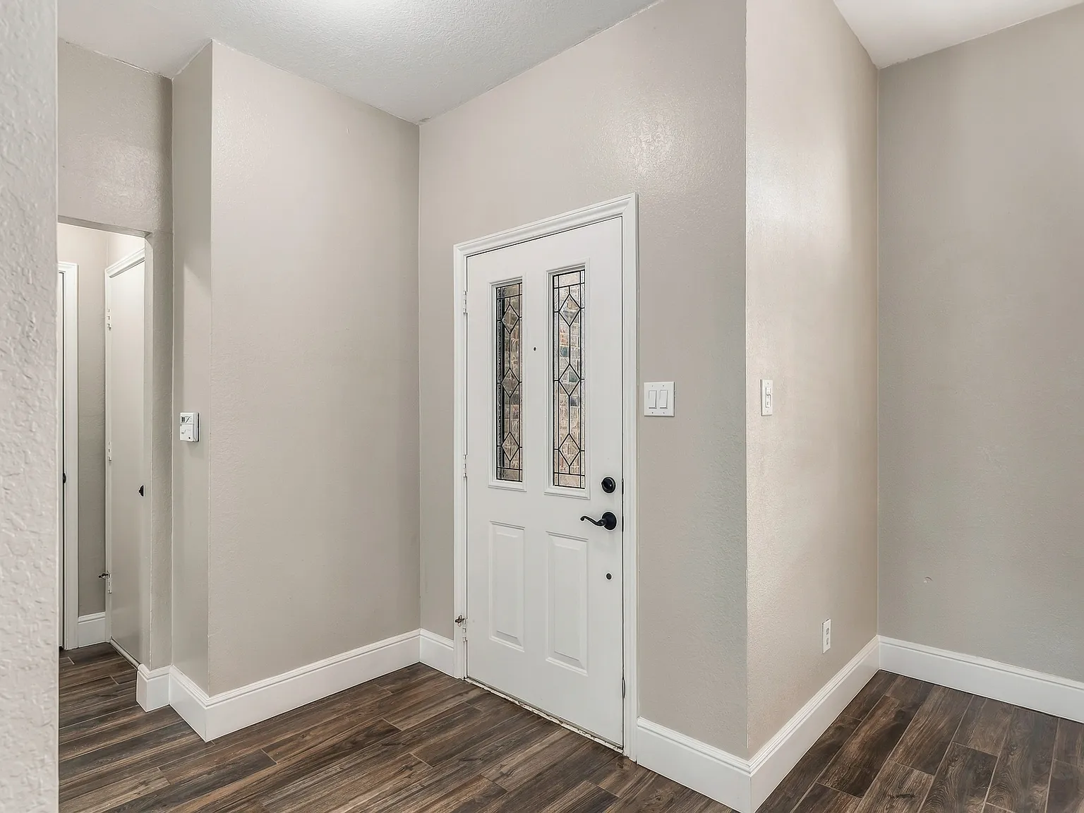 3 bed, 1571 sqft, $3,000 — Photo 4