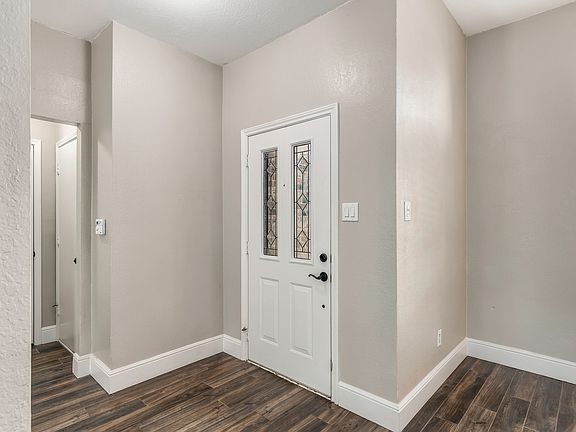 4th image of 515 Post Oak Rd