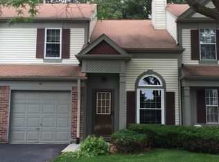 14 Peach Tree Ln, Westmont, IL 60559
