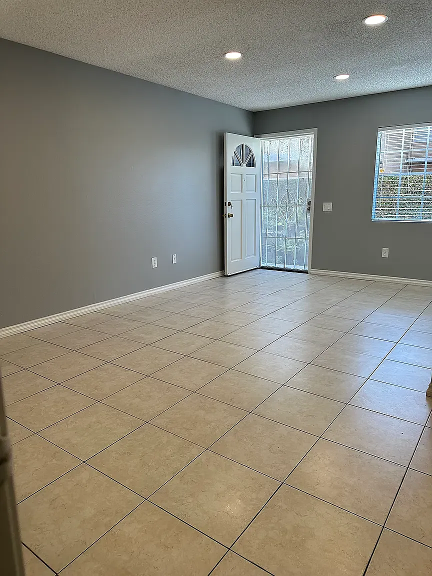 3 bed, 1300 sqft, $3,550 — Photo 3