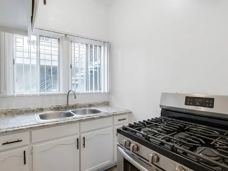 2622 S Brighton Ave #12-1/2 — Photo 4