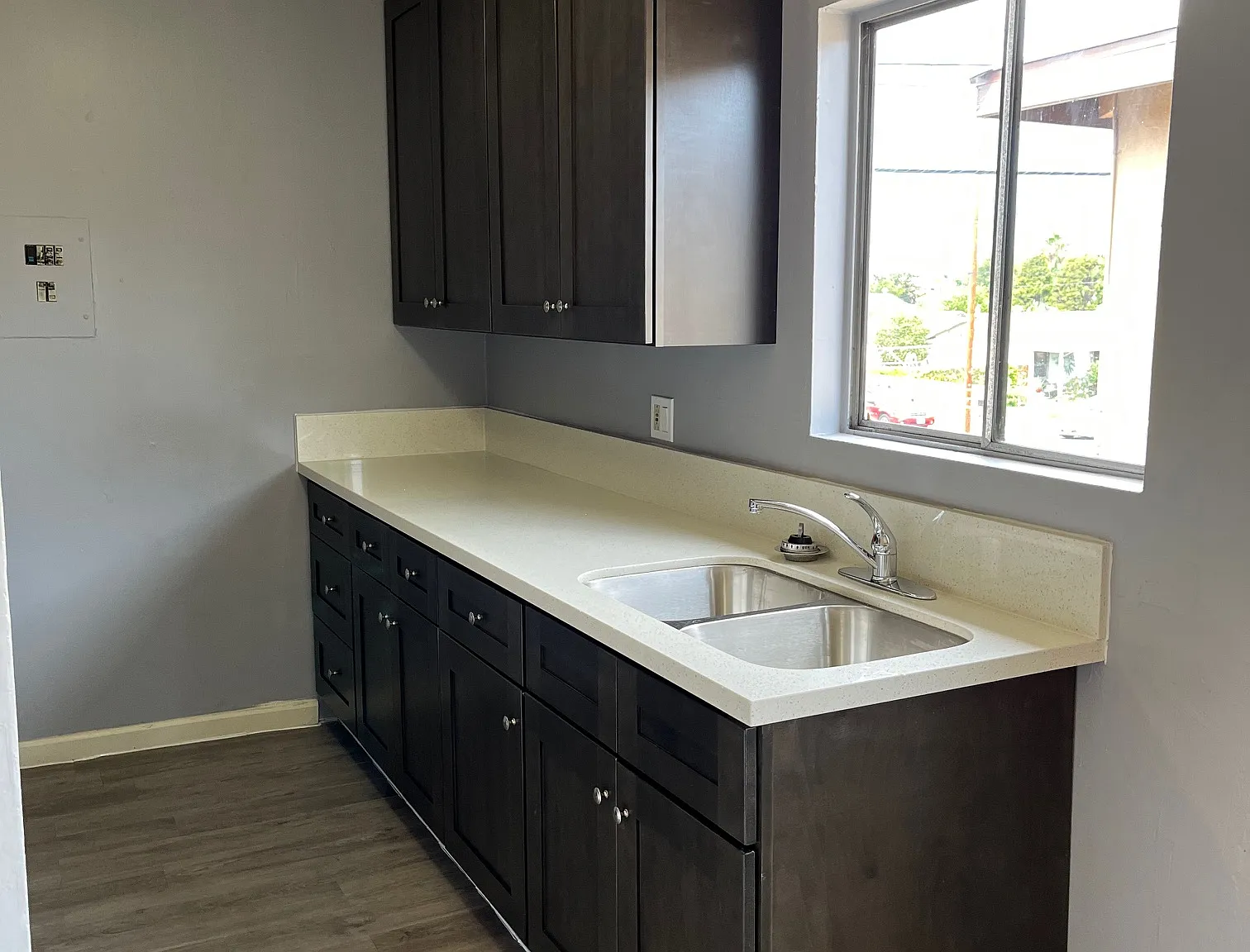 3 bed, 950 sqft, $2,500 — Photo 4