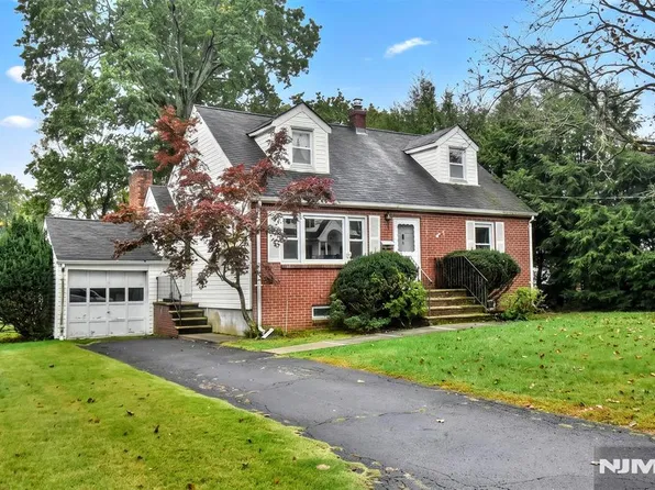 4 Demartini Place, Waldwick, NJ 07463