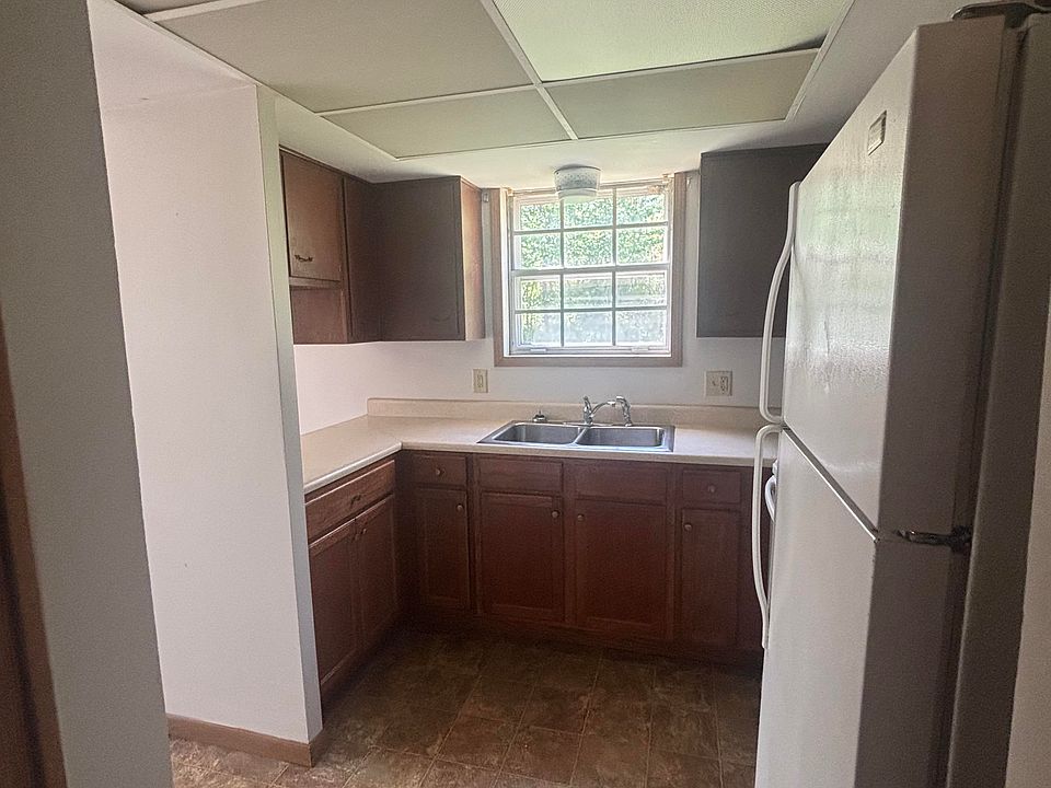 1st image of 145 Concord Dr APT 6