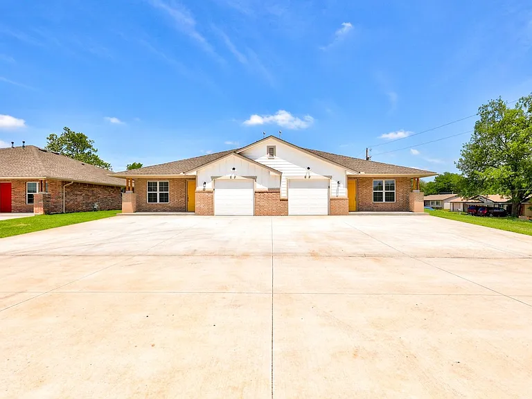 721 League Cir — Photo 2