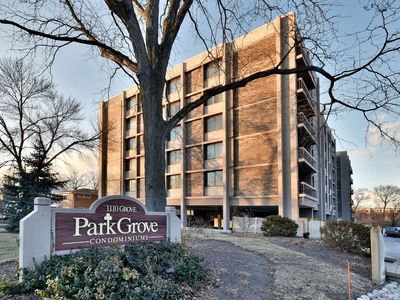 1110 Grove St APT 2K, Downers Grove, IL, 60515
