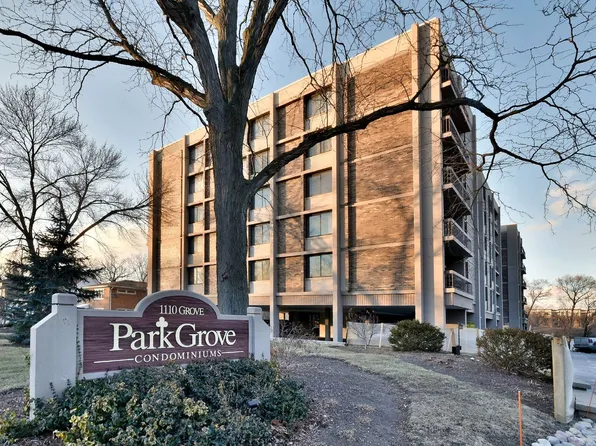 1110 Grove St APT 2K, Downers Grove, IL 60515