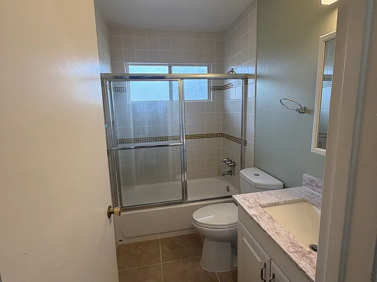 2124 90th Ave #10 — Photo 12