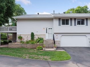 11166 Xavier Ct, Bloomington, MN 55437