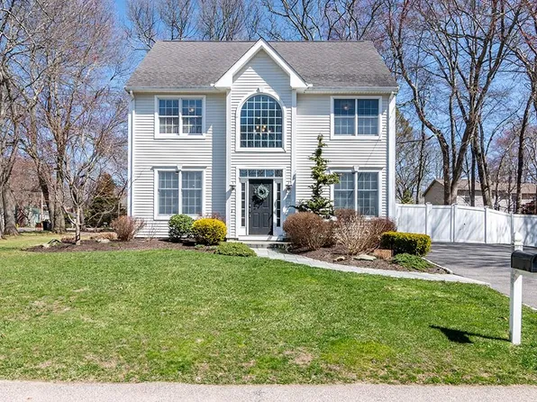 33 Twin Leaf Trl, Saunderstown, RI 02874