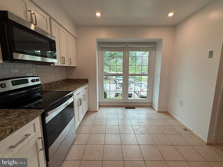 5832 Apsley House Ct — Photo 6