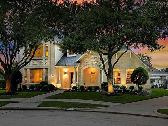 4th image of 10203 Noble Pointe Ct