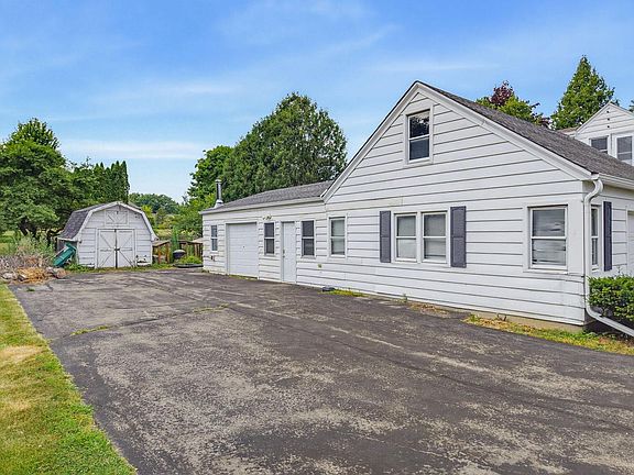 3rd image of 11911 N Wauwatosa ROAD