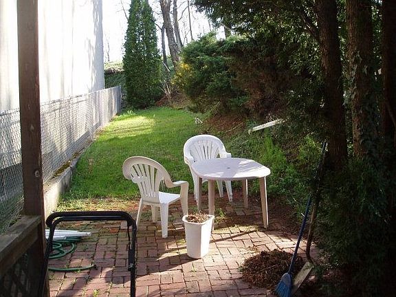 2nd image of 553 Sunbury St