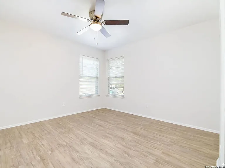 5915 Gabor Dr — Photo 18
