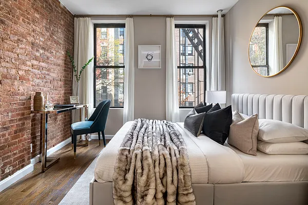 Rented by Douglas Elliman | media 19