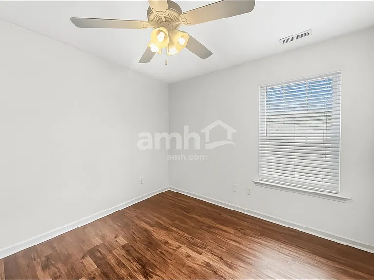 5 Phaeton Ave — Photo 18
