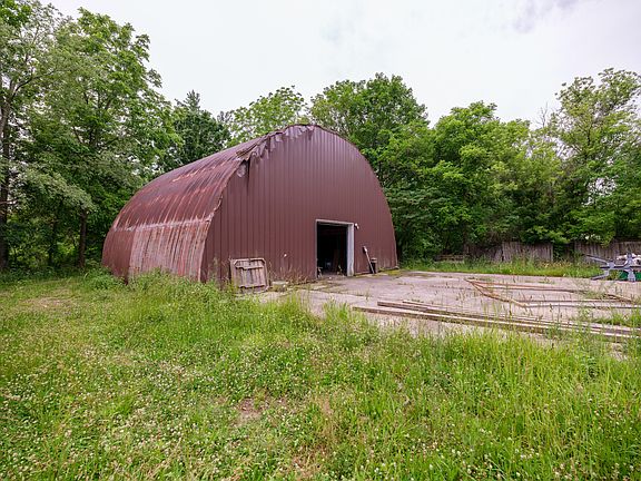 4th image of 354 Burgess Dr