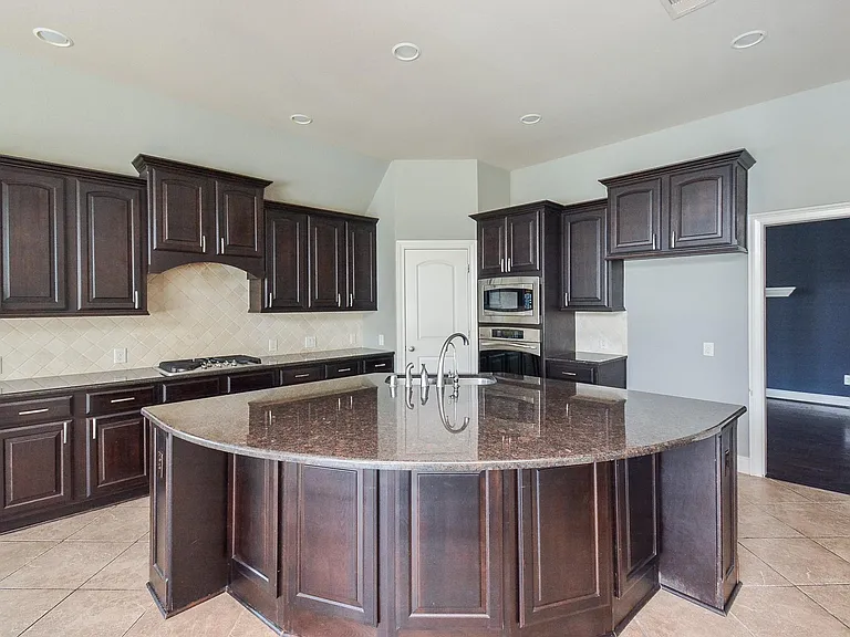 28803 Davenport Dr — Photo 18
