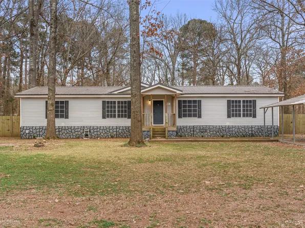 2011 Chelsy Dr, Benton, LA 71006